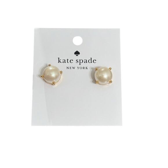 NWT! Kate Spade Pearl Gumdrop Studs in Cream / Gold - Picture 3 of 5